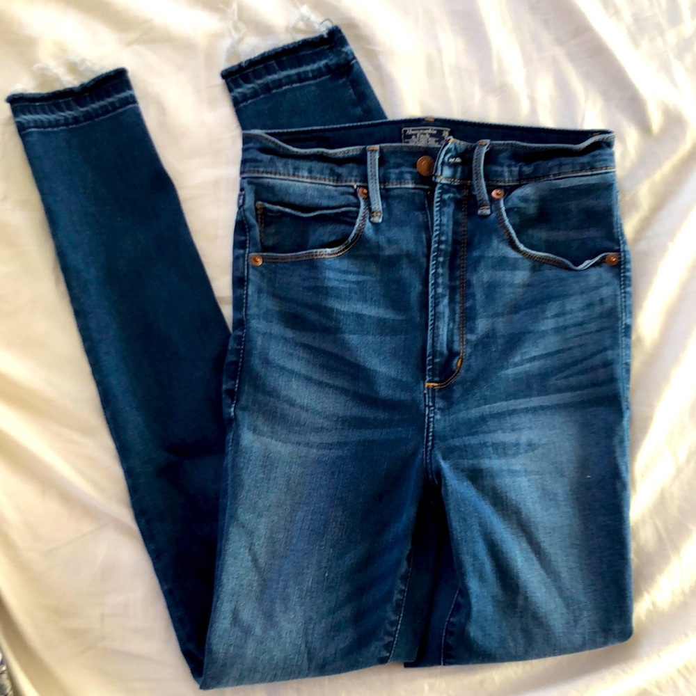 ⚡️DONATING DEC 1⚡️ Abercrombie Ultra High Rise Super Skinny Ankle Jeans  26 (2R)